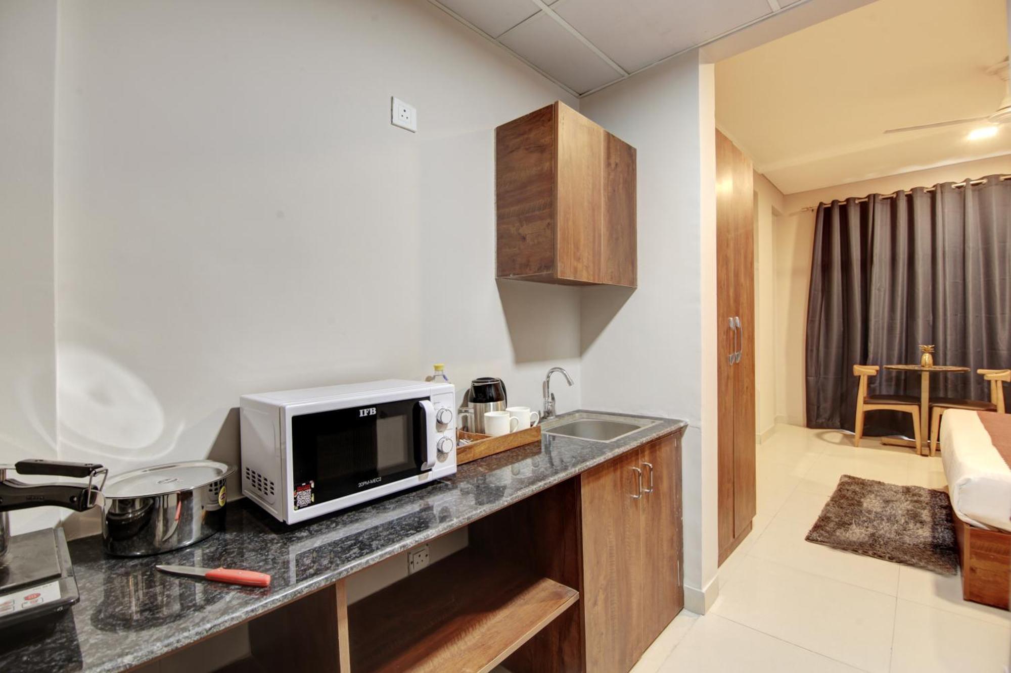 Limewood Stay - Executive Huda City Center Gurgaon Ngoại thất bức ảnh