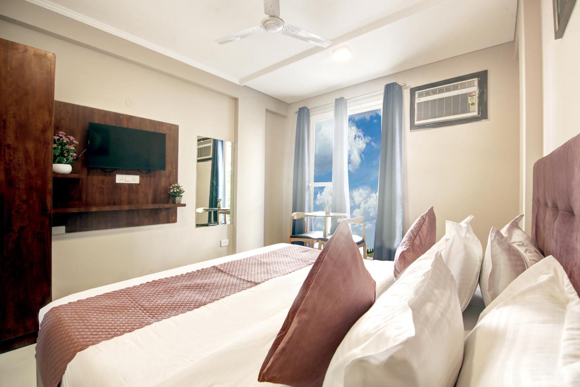 Limewood Stay - Executive Huda City Center Gurgaon Ngoại thất bức ảnh