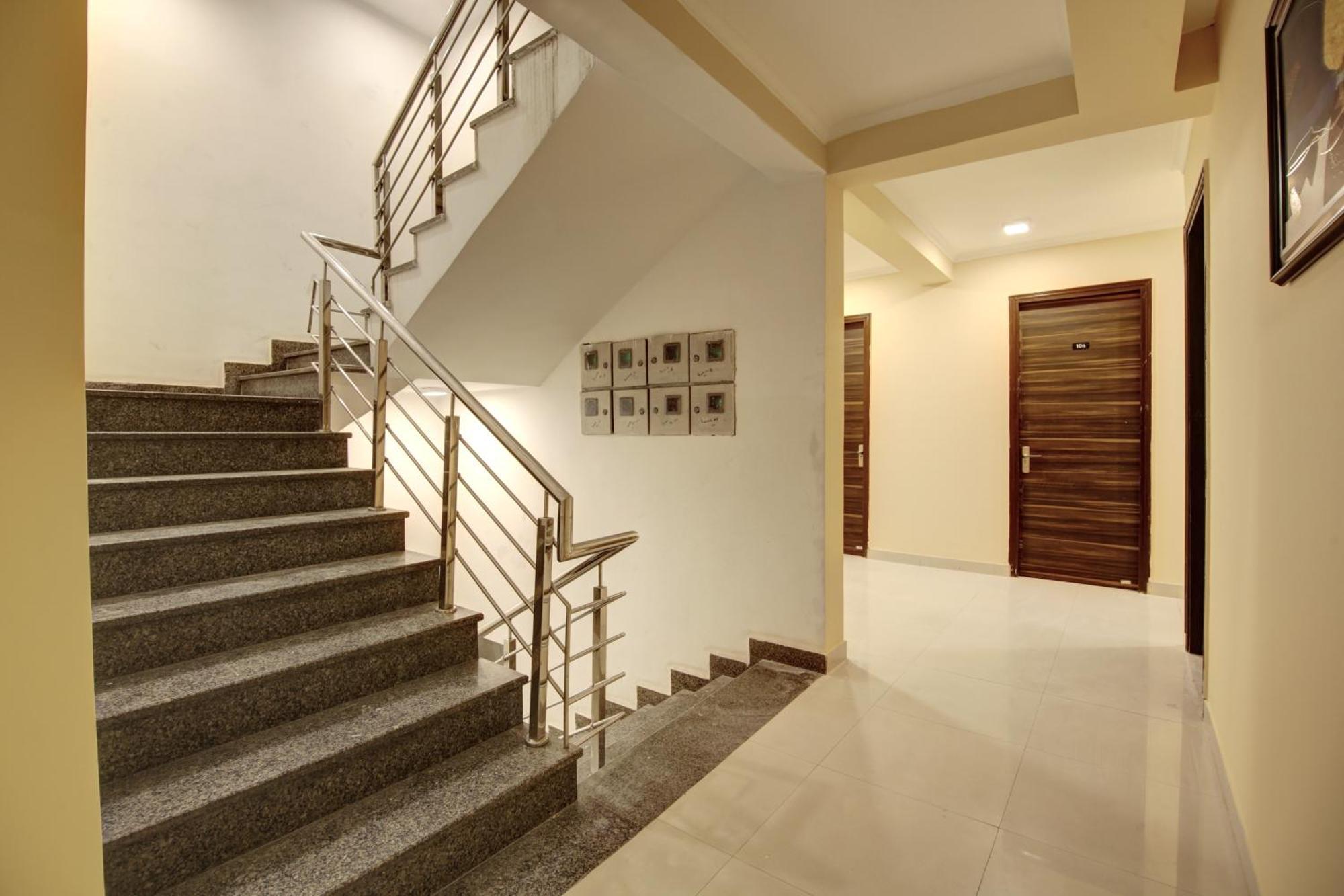 Limewood Stay - Executive Huda City Center Gurgaon Ngoại thất bức ảnh