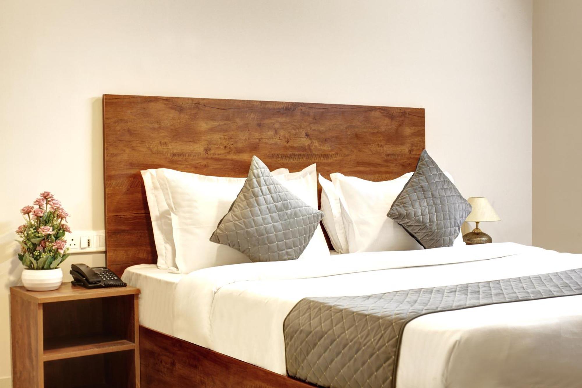 Limewood Stay - Executive Huda City Center Gurgaon Ngoại thất bức ảnh