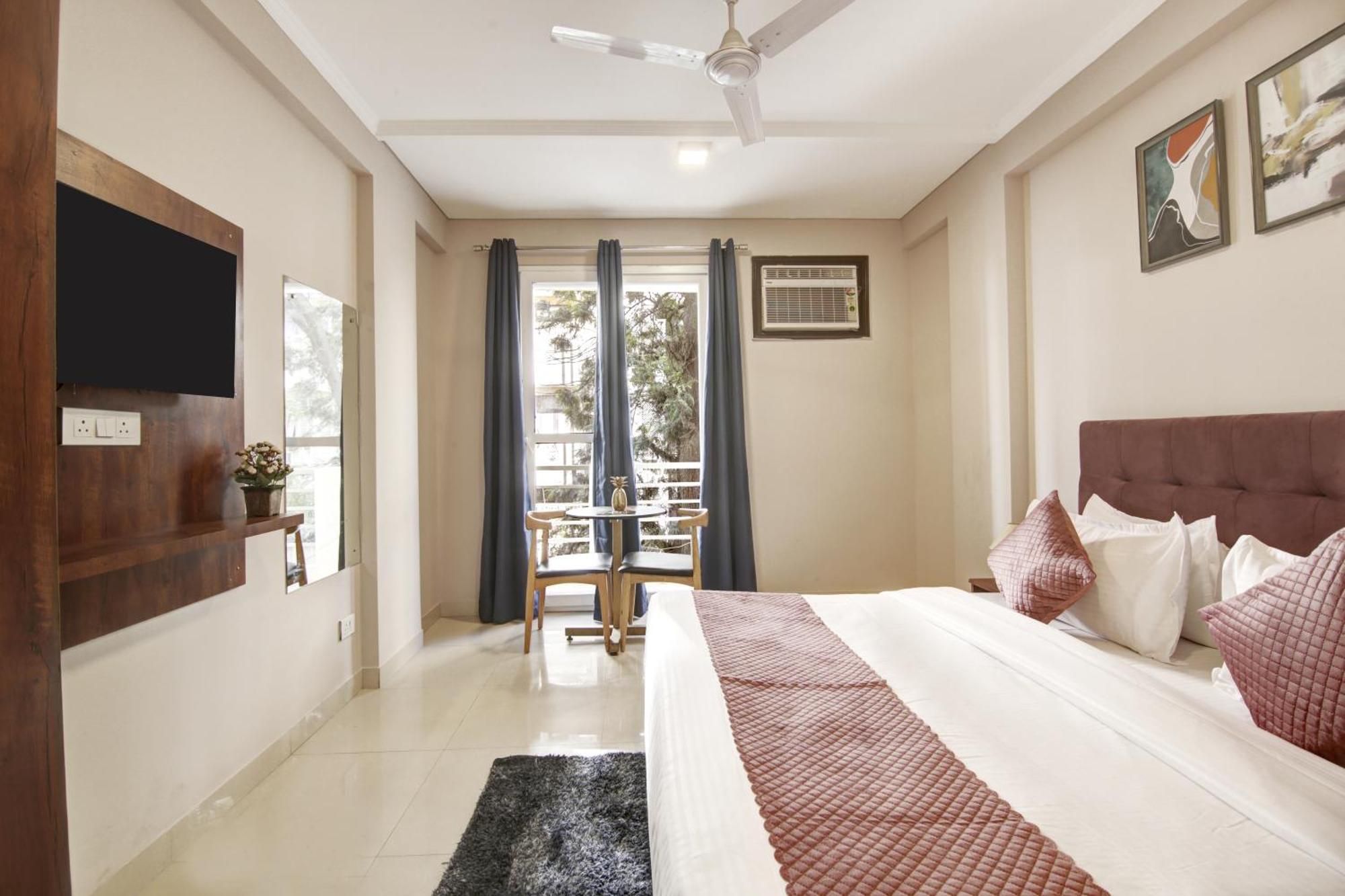 Limewood Stay - Executive Huda City Center Gurgaon Ngoại thất bức ảnh